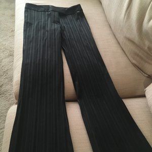 SLACKS BLACK STRETCH  GUESS - 6 -8 IS EUROPEAN 29